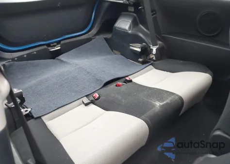 2012 Toyota Yaris L z USA, uszkodzony, nr VIN JTDJTUD32CD505090